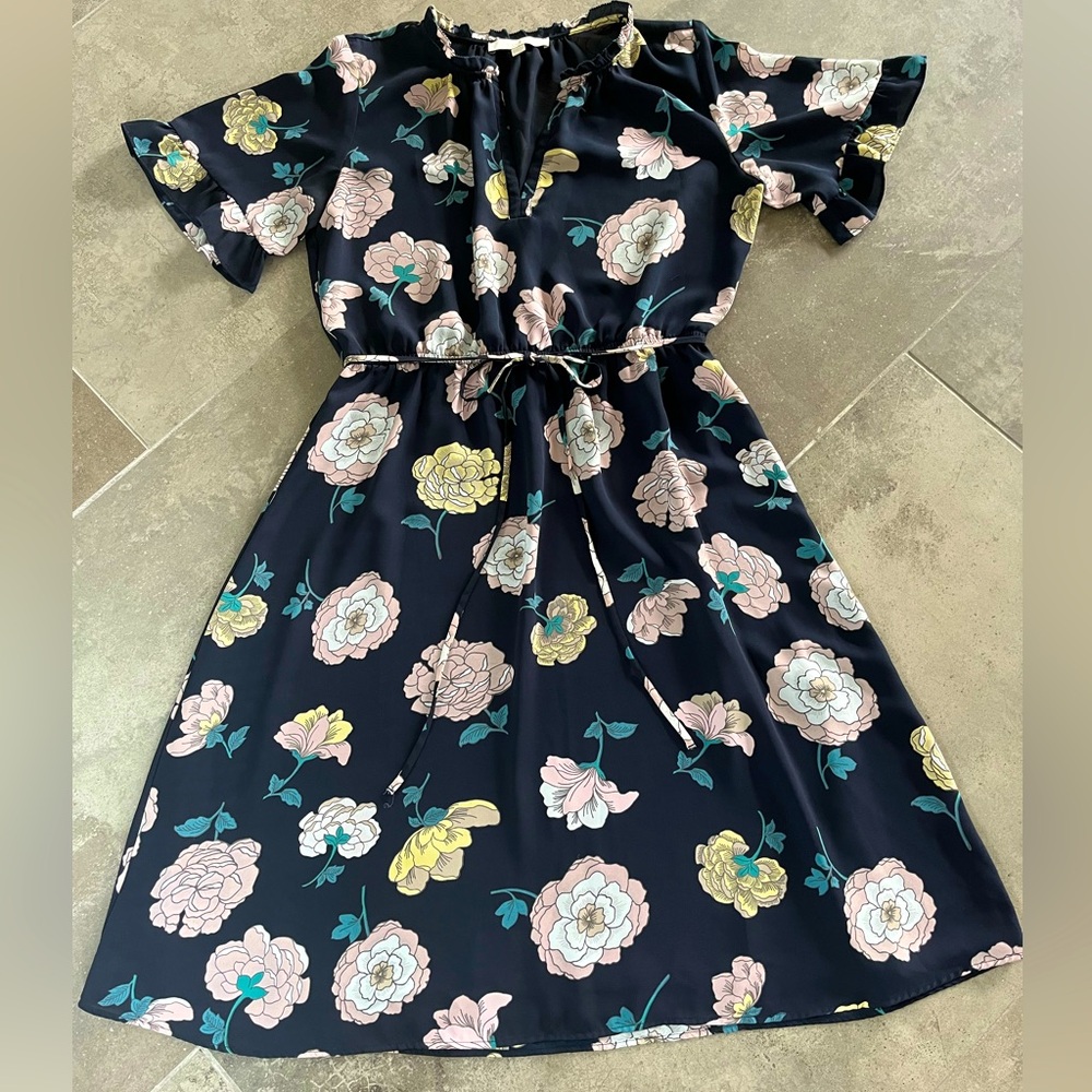 LOFT Navy Floral Midi Dress Size: M